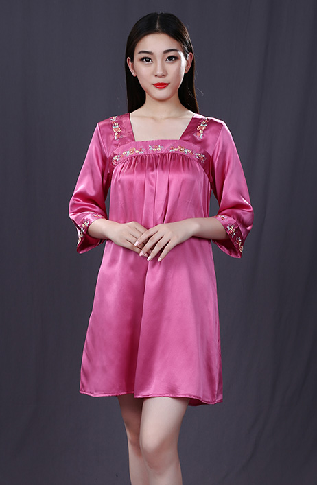 真丝睡衣批发，真丝睡衣定制，批发女士真丝睡衣，女式真丝睡衣批发，男式真丝睡衣批发，批发男士真丝睡衣，批发真丝睡衣，丝绸睡衣批发。