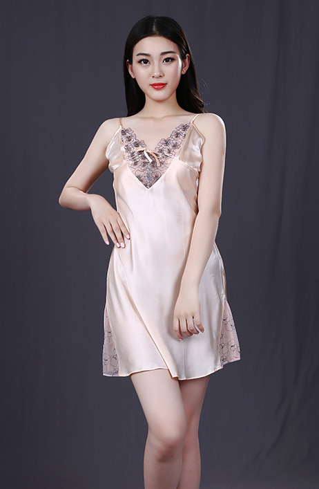 女士真丝吊带睡衣