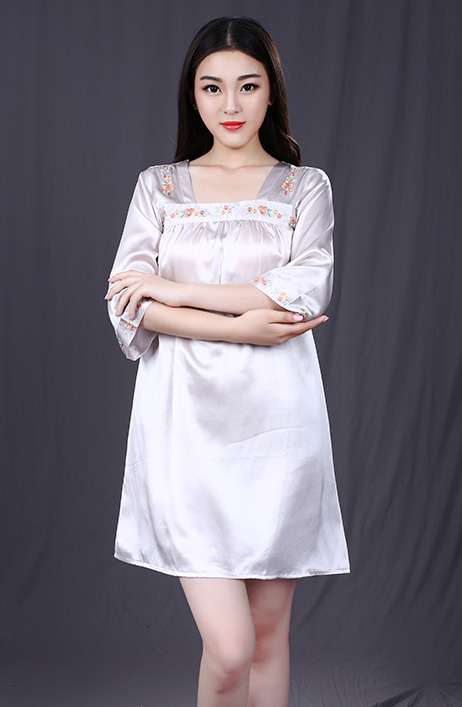 真丝睡衣